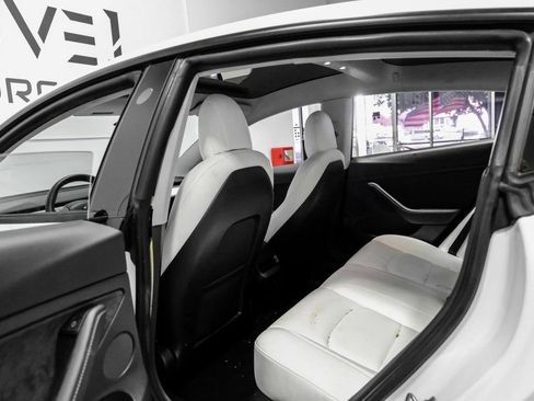 Used 2021 Tesla Model 3 Standard Range Plus image 28