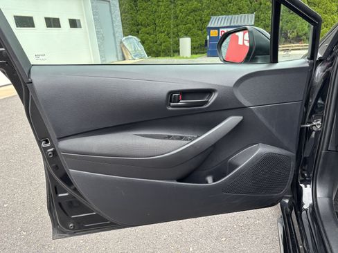 Used 2025 Toyota Corolla LE FWD image 15