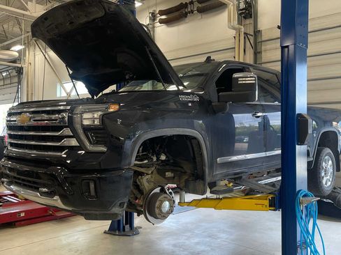 Used 2024 Chevrolet Silverado 2500 High Country w/ High Country Premium Package image 1