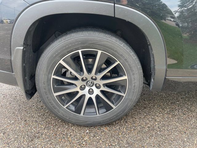 Used 2018 Toyota Highlander SE AWD/4WD image 10