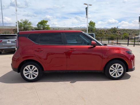 Certified 2023 Kia Soul LX FWD image 6