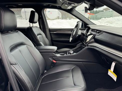 New 2025 Jeep Grand Cherokee Limited 4xe w/ Trailer Tow Package image 15