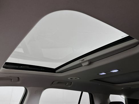 Used 2020 Chevrolet Traverse RS w/ LPO, Floor Liner Package AWD/4WD image 26