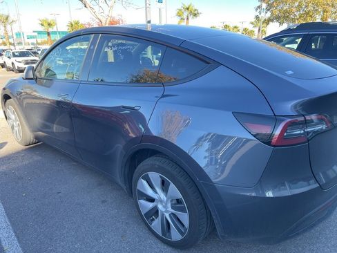 Used 2023 Tesla Model Y Long Range image 39