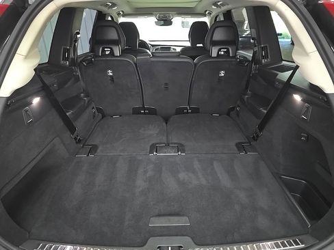 Used 2024 Volvo XC90 B5 Plus image 12