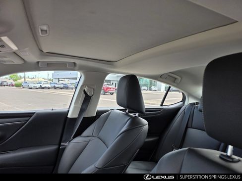 Used 2025 Lexus ES 300h w/ Premium Package FWD image 14