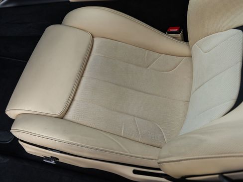 Used 2025 Ferrari Purosangue AWD/4WD image 29
