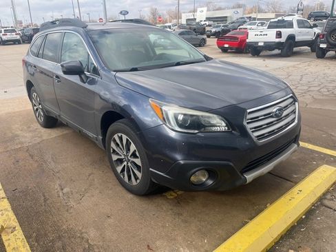 Used 2017 Subaru Outback 2.5i Limited image 2