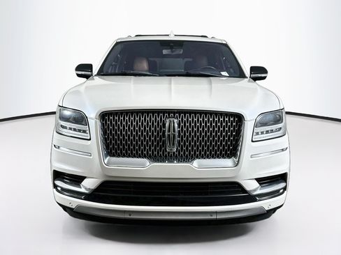 Used 2019 Lincoln Navigator Reserve w/ Cargo Package AWD/4WD image 2