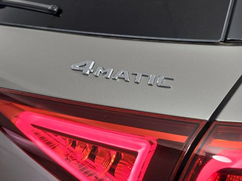 Used 2022 Mercedes-Benz GLE 450 4MATIC image 11