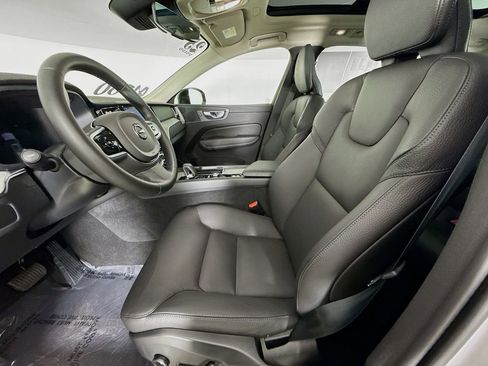 Used 2025 Volvo XC60 B5 Plus AWD/4WD image 21