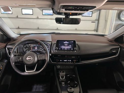 Used 2023 Nissan Rogue SL image 17