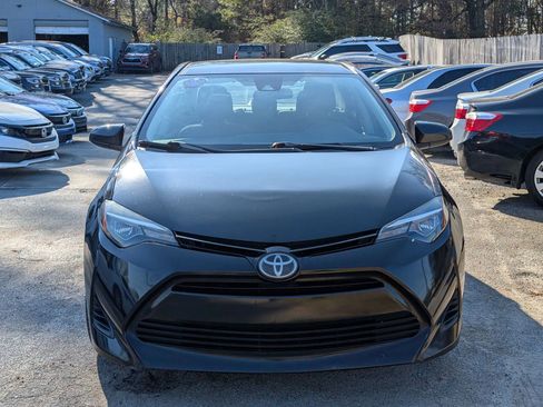 Used 2019 Toyota Corolla LE image 2
