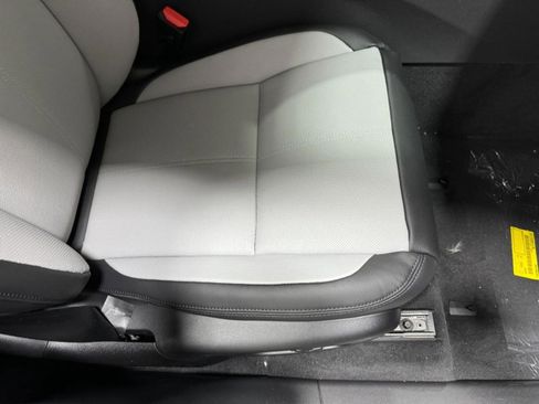 Used 2026 Land Rover Range Rover Velar S image 19