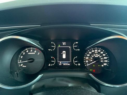 Used 2019 Toyota Sequoia Limited w/ Safety & Convenience Package RWD image 4