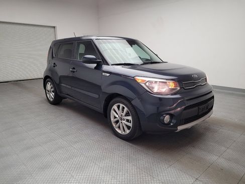Used 2019 Kia Soul + image 13