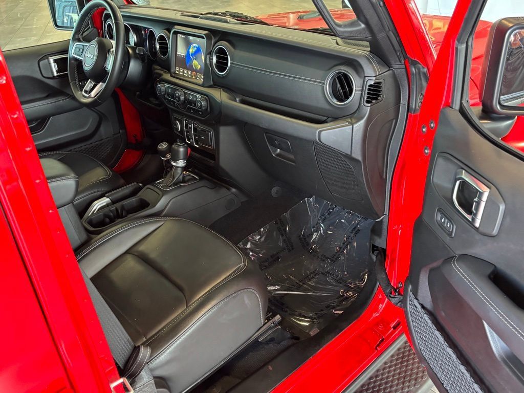 Used 2022 Jeep Wrangler Unlimited Sahara AWD/4WD image 44