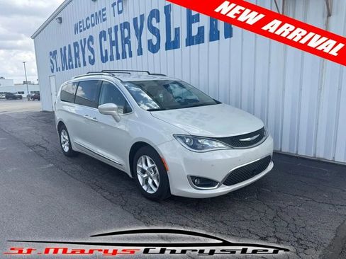 Used 2017 Chrysler Pacifica Touring-L Plus w/ Advanced Safetytec Group image 1