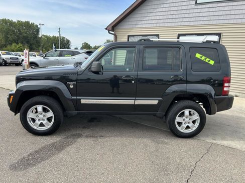 Used 2012 Jeep Liberty Limited Jet w/ Comfort/Convenience Group AWD/4WD image 8