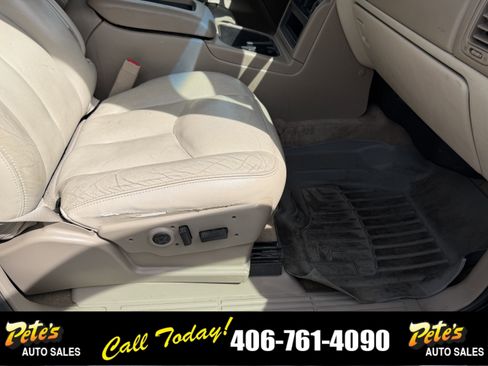 Used 2005 GMC Yukon SLT w/ SLT Preferred Equipment Group AWD/4WD image 13