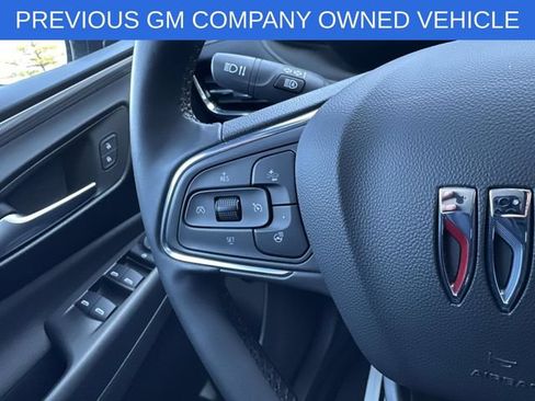 Used 2025 Buick Envista Avenir FWD image 38