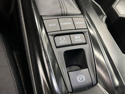 Used 2025 Toyota Camry LE image 27