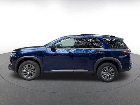 Used 2025 Nissan Pathfinder SV FWD image 8