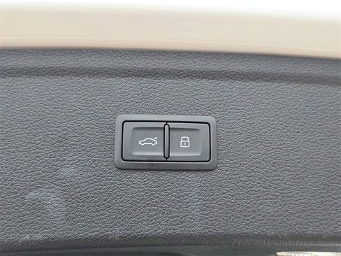 Certified 2025 Audi Q5 2.0T Premium Plus w/ Premium Plus Package image 13