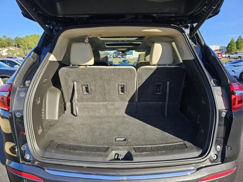 Used 2020 Buick Enclave Essence w/ Sound and Sites Package image 9