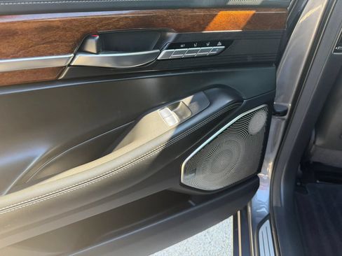 Used 2017 Genesis G90 5.0 Ultimate RWD image 12