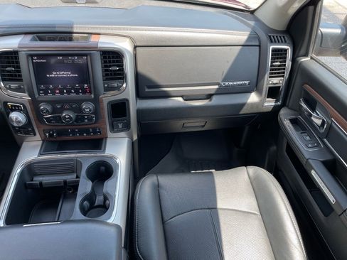 Used 2018 RAM 1500 Laramie w/ Convenience Group AWD/4WD image 6