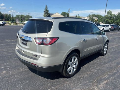Used 2017 Chevrolet Traverse LT w/ Style and Technology Package AWD/4WD image 3