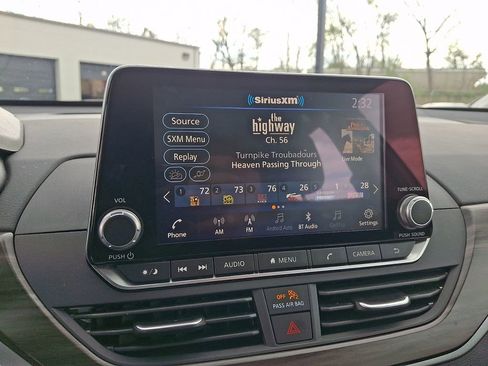 Used 2025 Nissan Altima 2.5 SV image 18