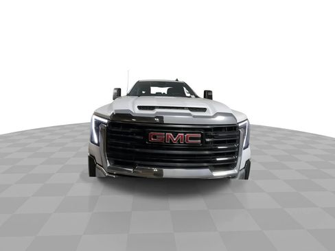 Used 2024 GMC Sierra 2500 Pro w/ Convenience Package image 3
