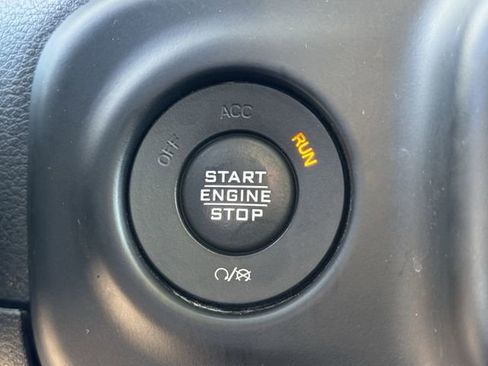 Used 2020 Jeep Wrangler Sport image 18