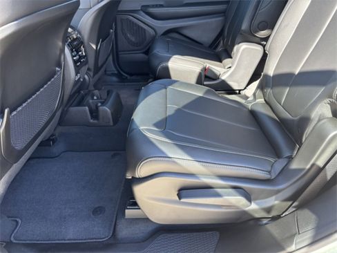 New 2025 Jeep Grand Cherokee L Limited image 23