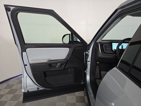 Used 2024 Rivian R1T Adventure AWD/4WD image 16