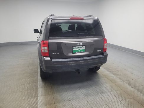 Used 2016 Jeep Patriot Latitude AWD/4WD image 6