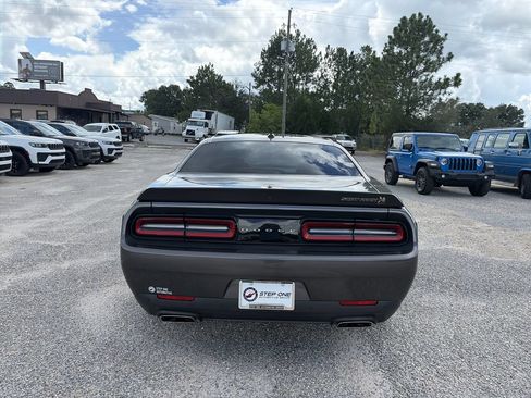 Used 2022 Dodge Challenger R/T Scat Pack RWD image 5