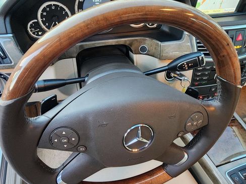 Used 2010 Mercedes-Benz E 350 Sedan image 37