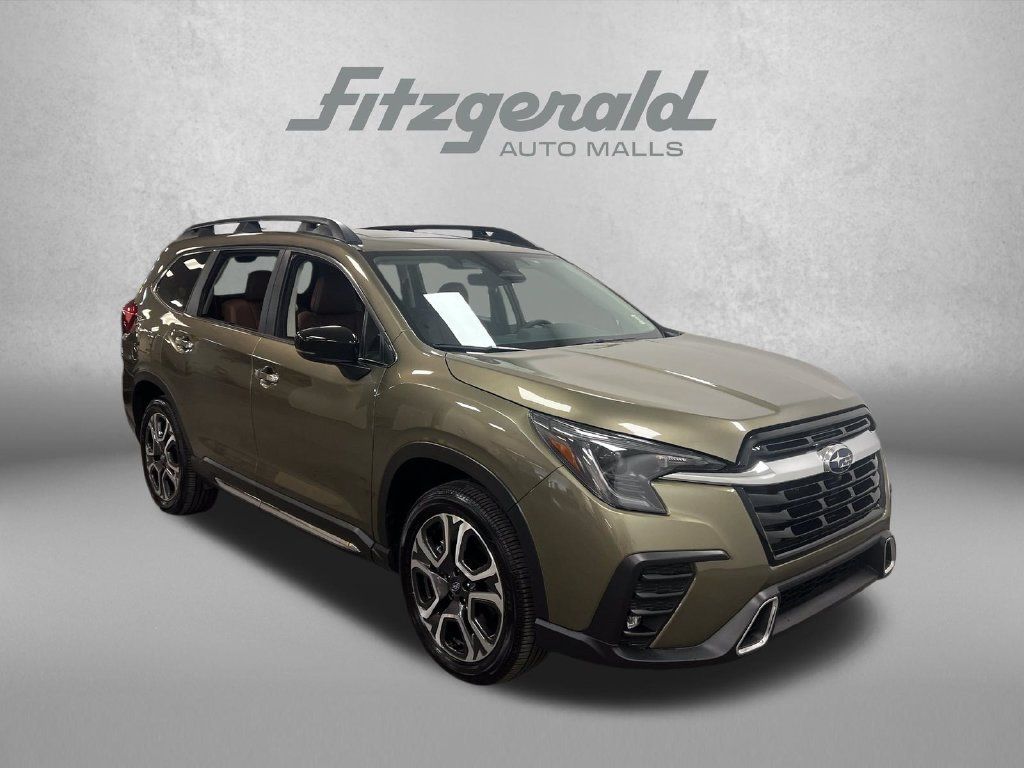 Used 2025 Subaru Ascent Touring AWD/4WD image 7