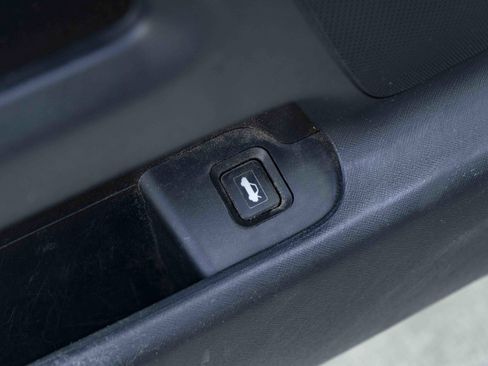 Used 2003 Honda CR-V LX image 37