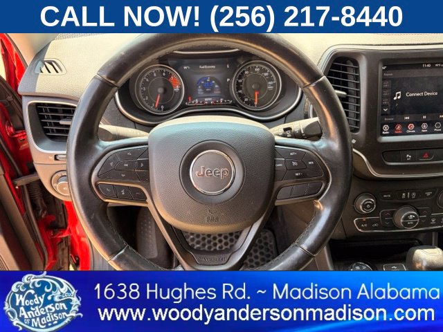 Used 2019 Jeep Cherokee Trailhawk AWD/4WD image 13