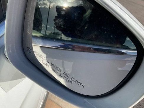 Used 2022 Chrysler Pacifica Touring-L FWD image 10