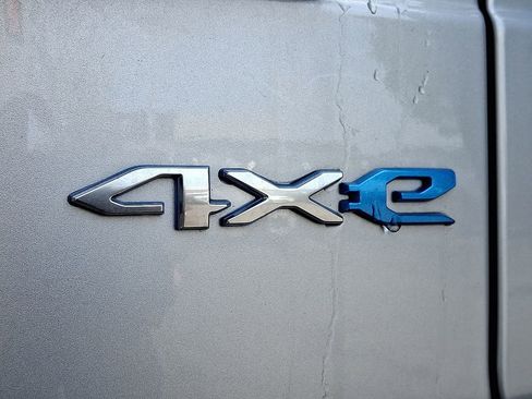 Used 2024 Jeep Wrangler Unlimited Sahara image 22