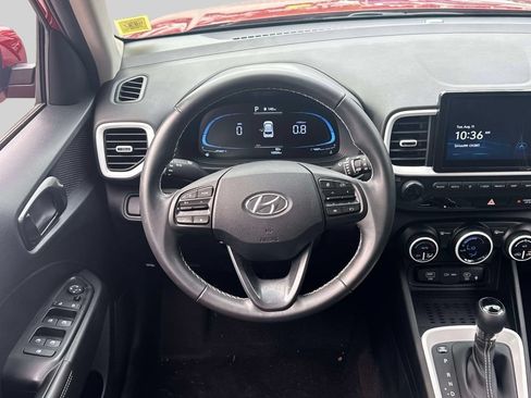 Certified 2024 Hyundai Venue Limited FWD image 14