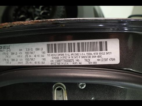 Used 2019 RAM 1500 Classic SLT AWD/4WD image 24