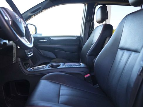 Used 2018 Dodge Grand Caravan GT image 11