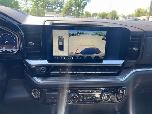 Used 2022 Chevrolet Silverado 1500 LTZ w/ Technology Package AWD/4WD image 21