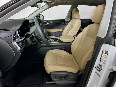 Used 2025 Audi Q8 Premium Plus w/ Premium Plus Package image 8